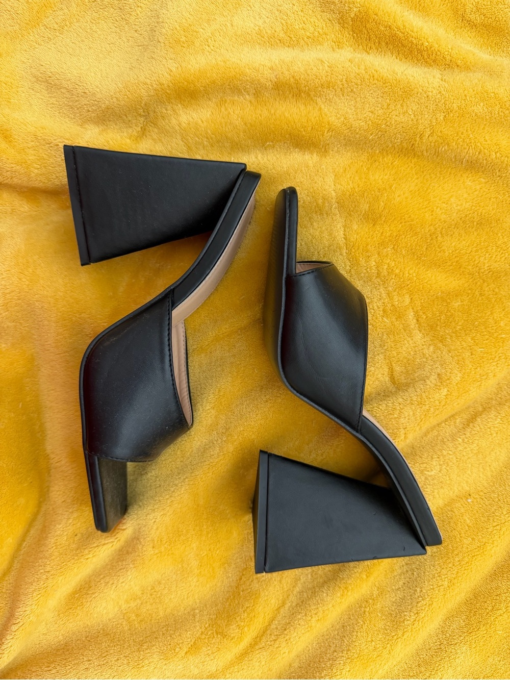 Nastygal Black Women's Block Heel Mules - Sleek Slip-On Style